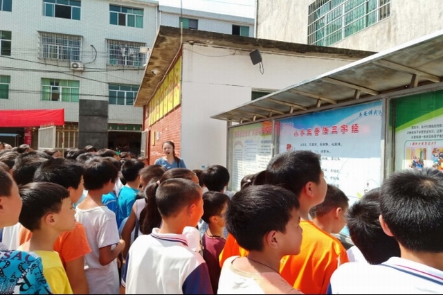 紲栧浗鍦ㄦ垜蹇冧腑 娉曞緥浼存垜鎴愰暱222.jpg