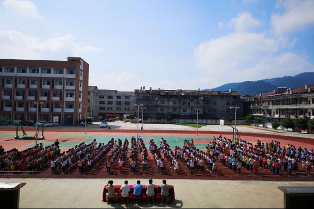 紲栧浗鍦ㄦ垜蹇冧腑 娉曞緥浼存垜鎴愰暱454.jpg